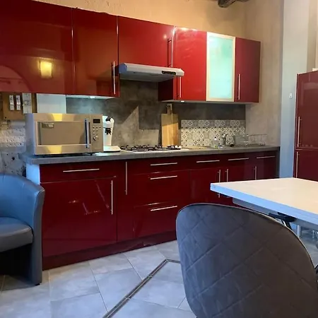 La Tour - Hyper Centre - Place Du Palet Casa vacanze