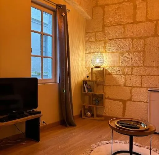 La Tour - Hyper Centre - Place Du Palet * Angouleme